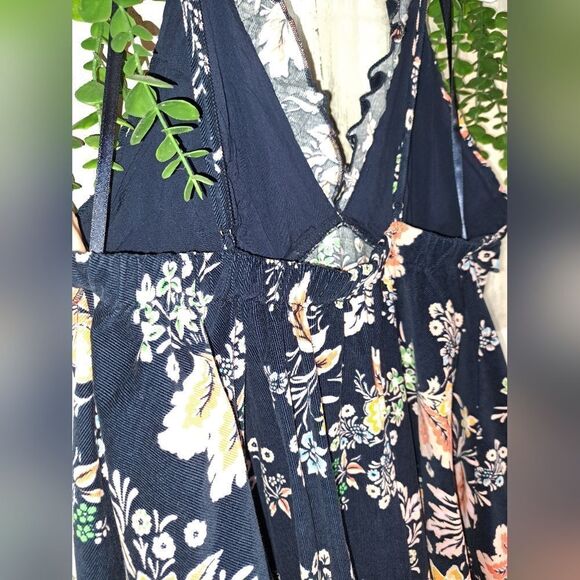 NWOT Free People Cord Looking Glass Mini in Navy/Floral - Picture 11 of 15